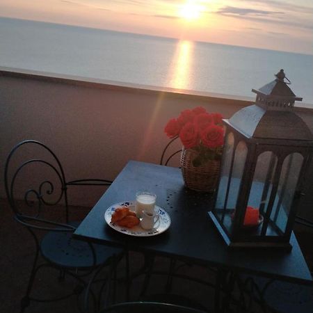 La Casa Al Mare Di Giulia Lägenhet Porto Potenza Picena Exteriör bild