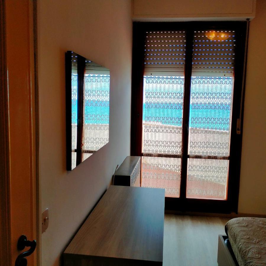 La Casa Al Mare Di Giulia Lägenhet Porto Potenza Picena Exteriör bild